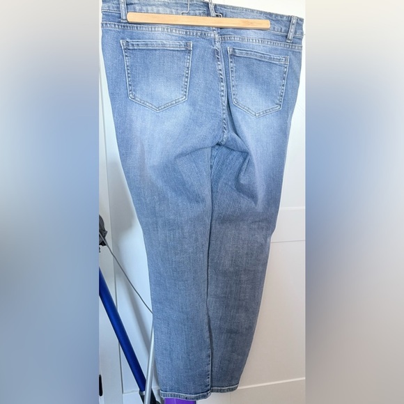 Ladies Jewelled Jeans - Picture 2 of 3